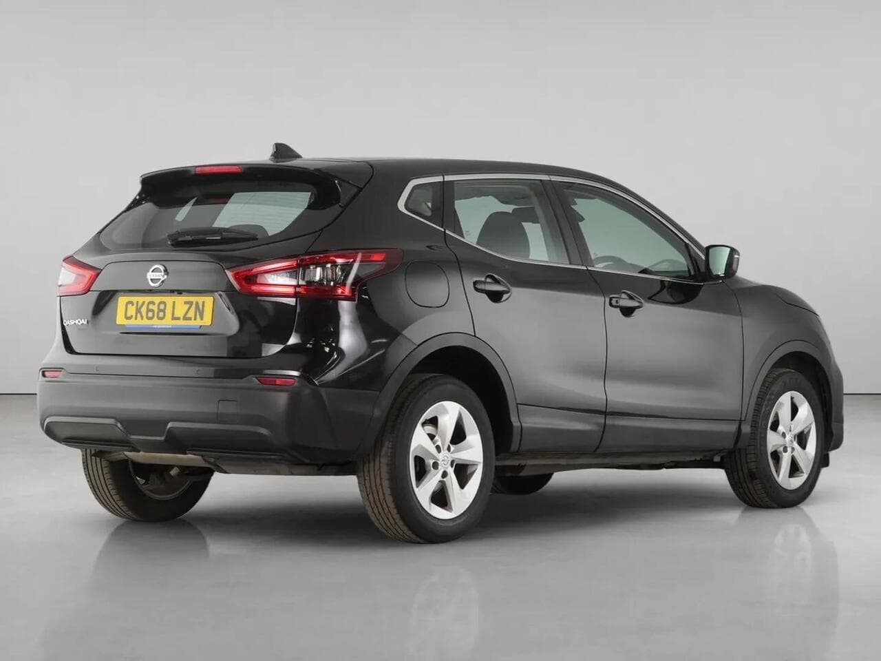 Nissan Qashqai thumbnail Rear Right
