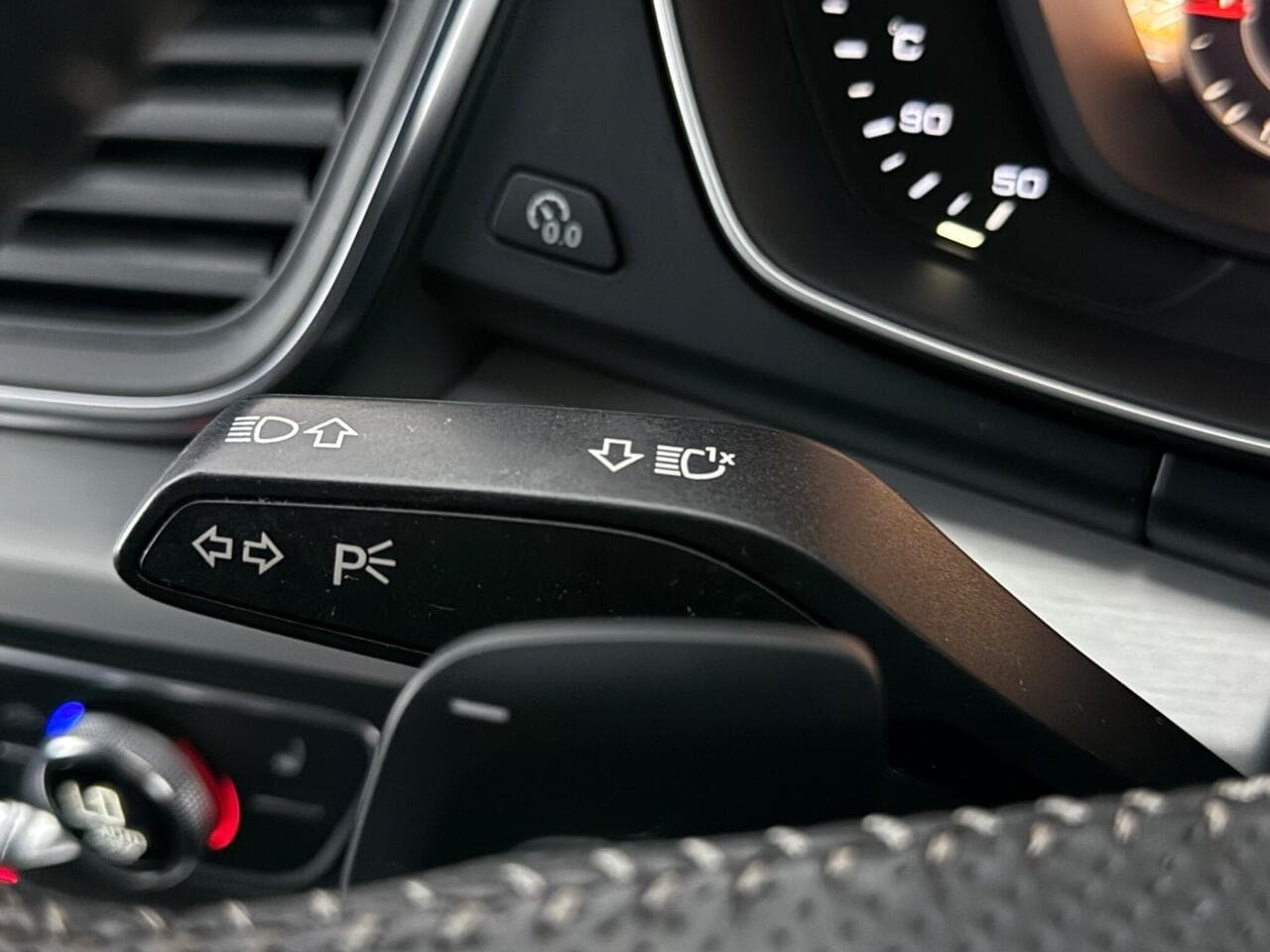 Audi Q5 thumbnail Misc Controls
