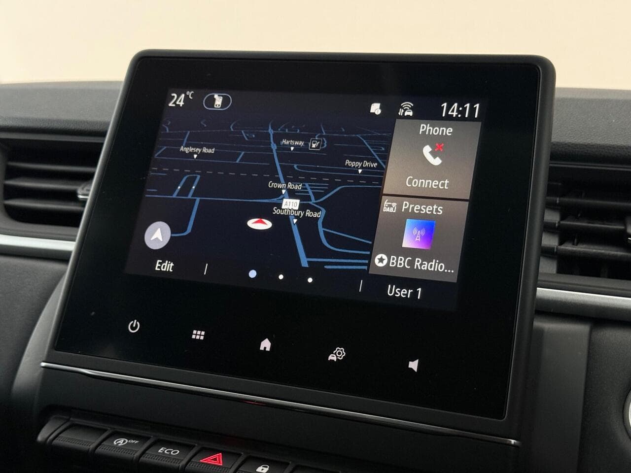 Renault Captur thumbnail Infotainment System