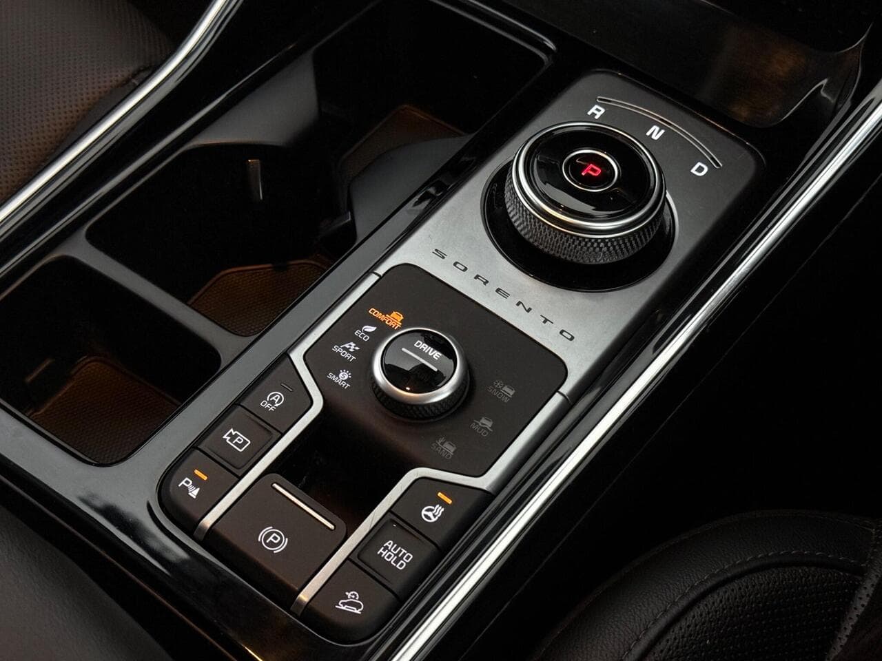 Kia Sorento thumbnail Interior Front