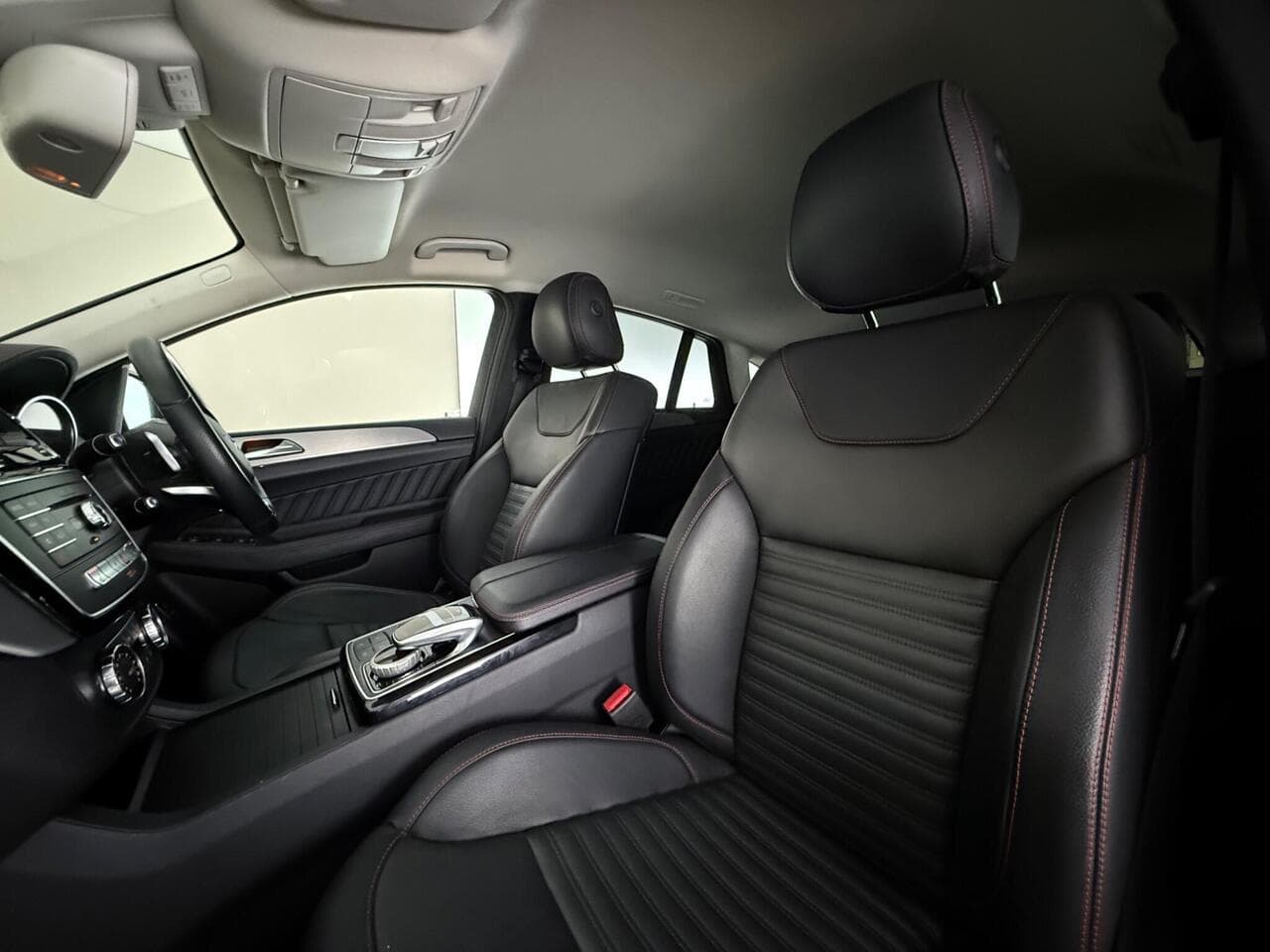 Mercedes-Benz GLE thumbnail Seat Front Passenger