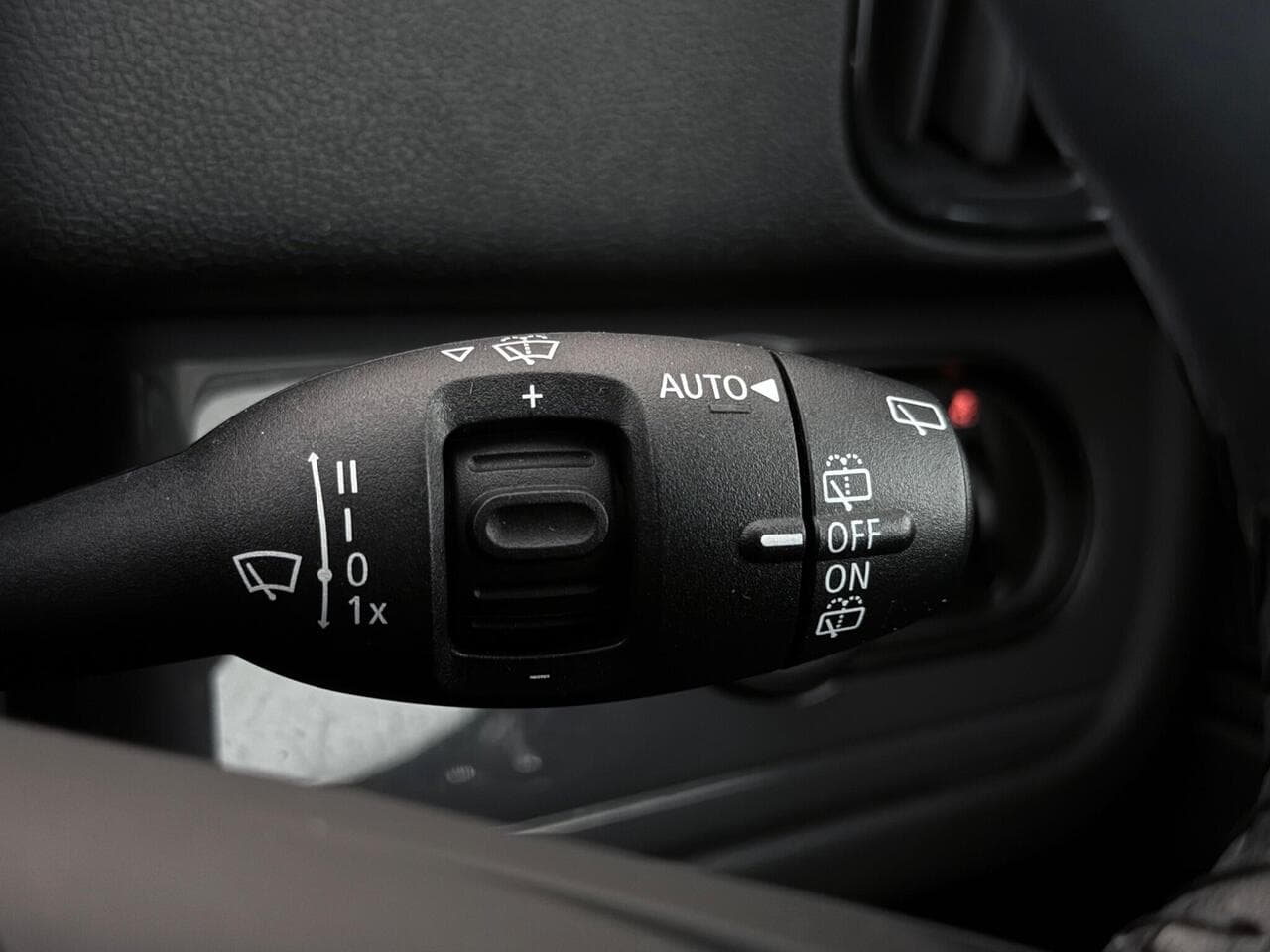 MINI Countryman thumbnail Misc Controls