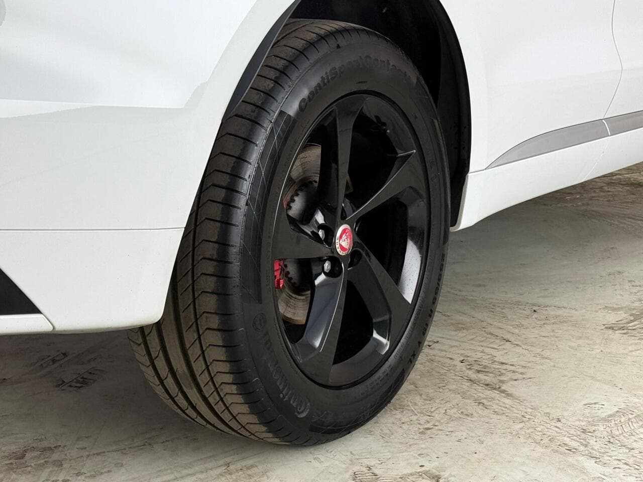 Jaguar F-PACE thumbnail Wheel