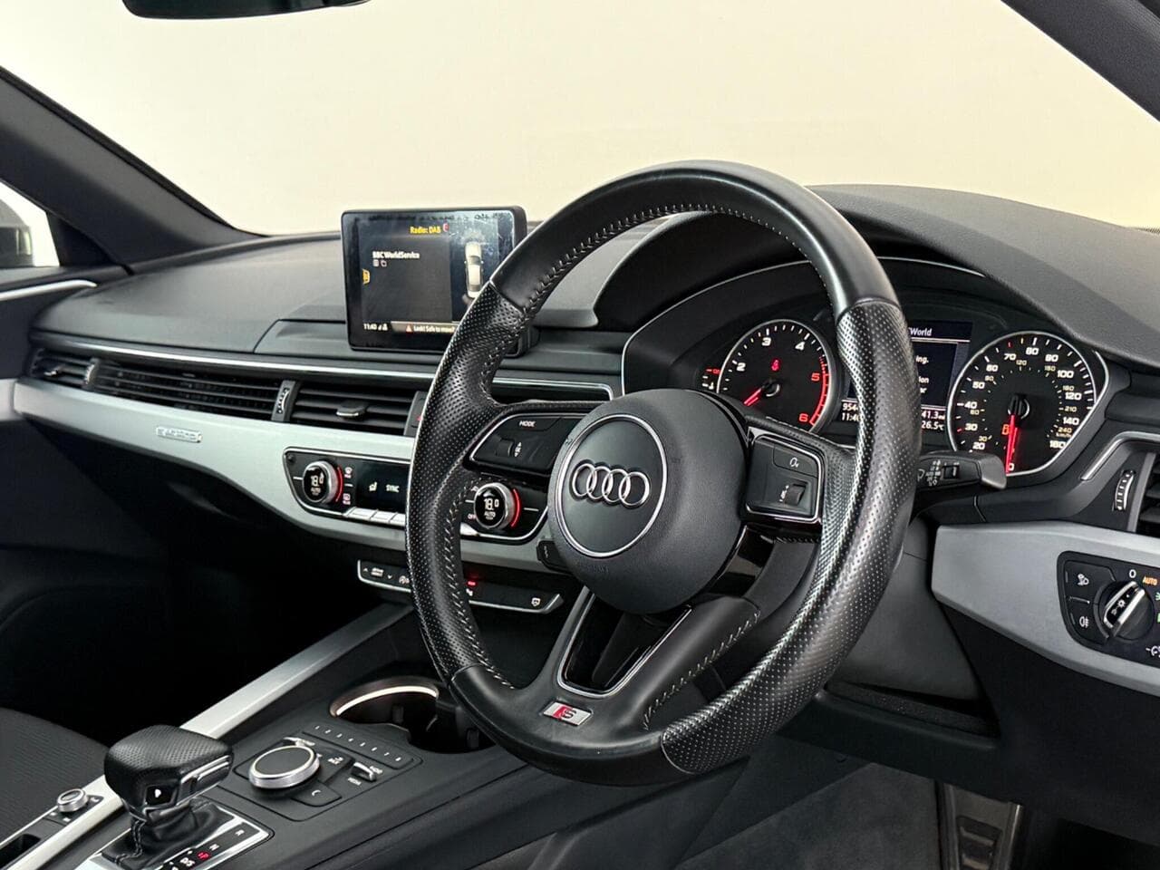 Audi A4 thumbnail Interior Front