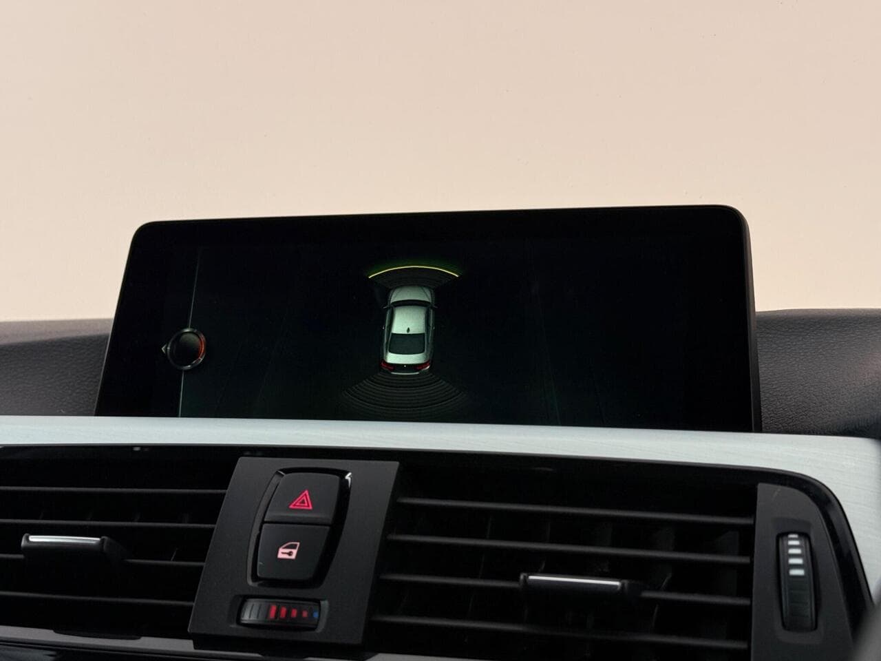 BMW 4 Series thumbnail Infotainment System