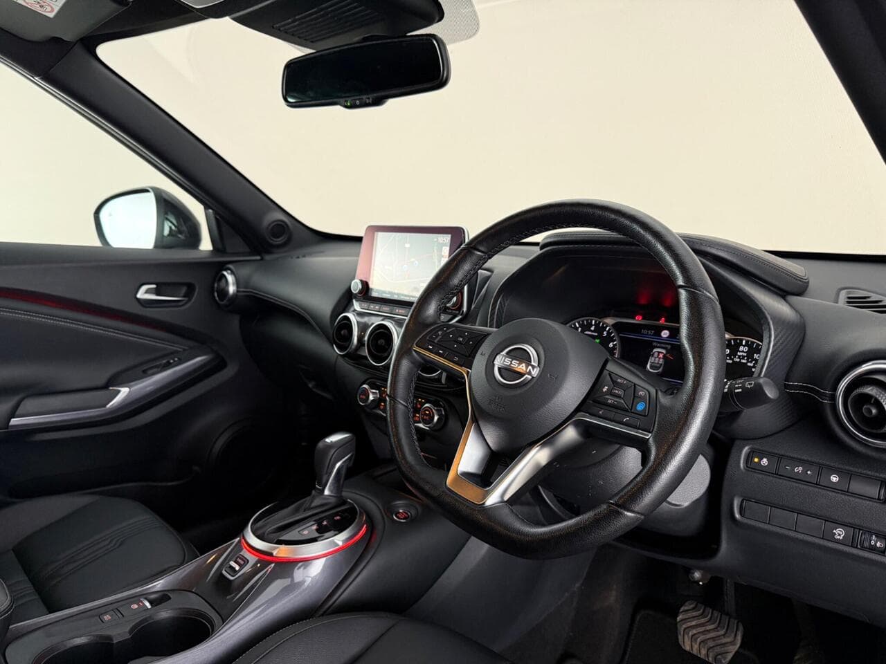 Nissan Juke thumbnail Interior Front