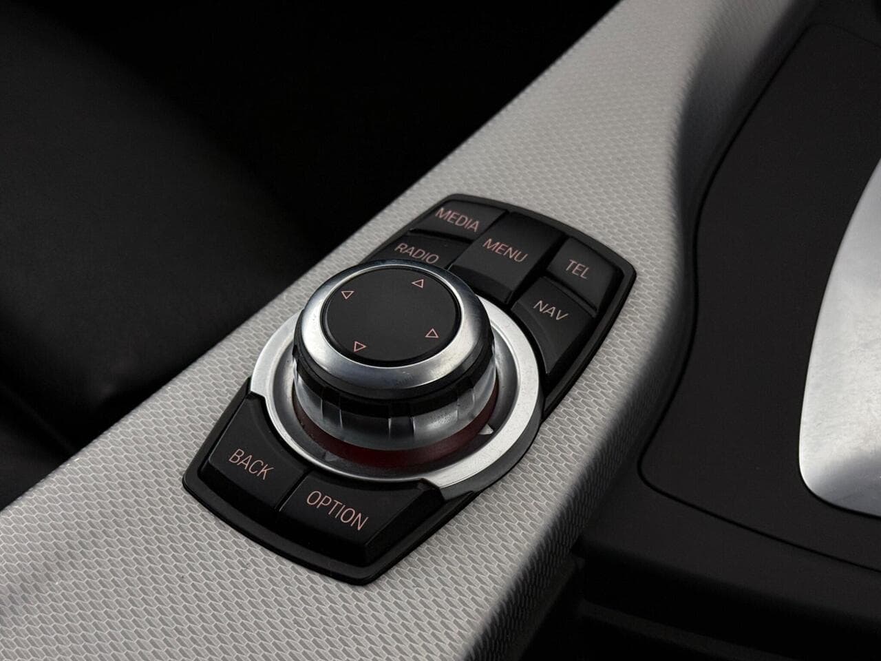 BMW 3 Series thumbnail Misc Controls