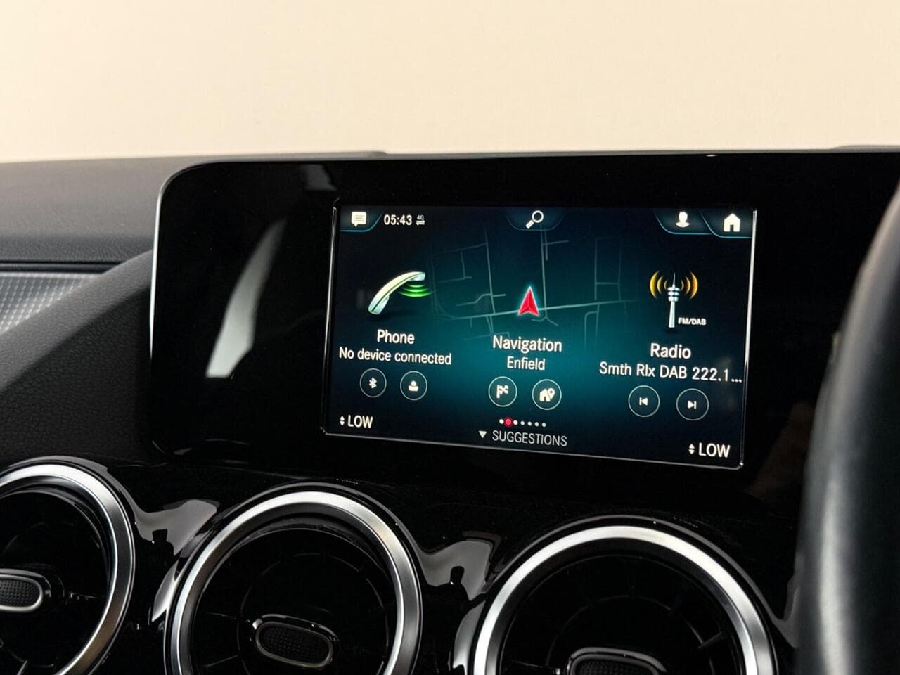Mercedes-Benz B Class thumbnail Infotainment System