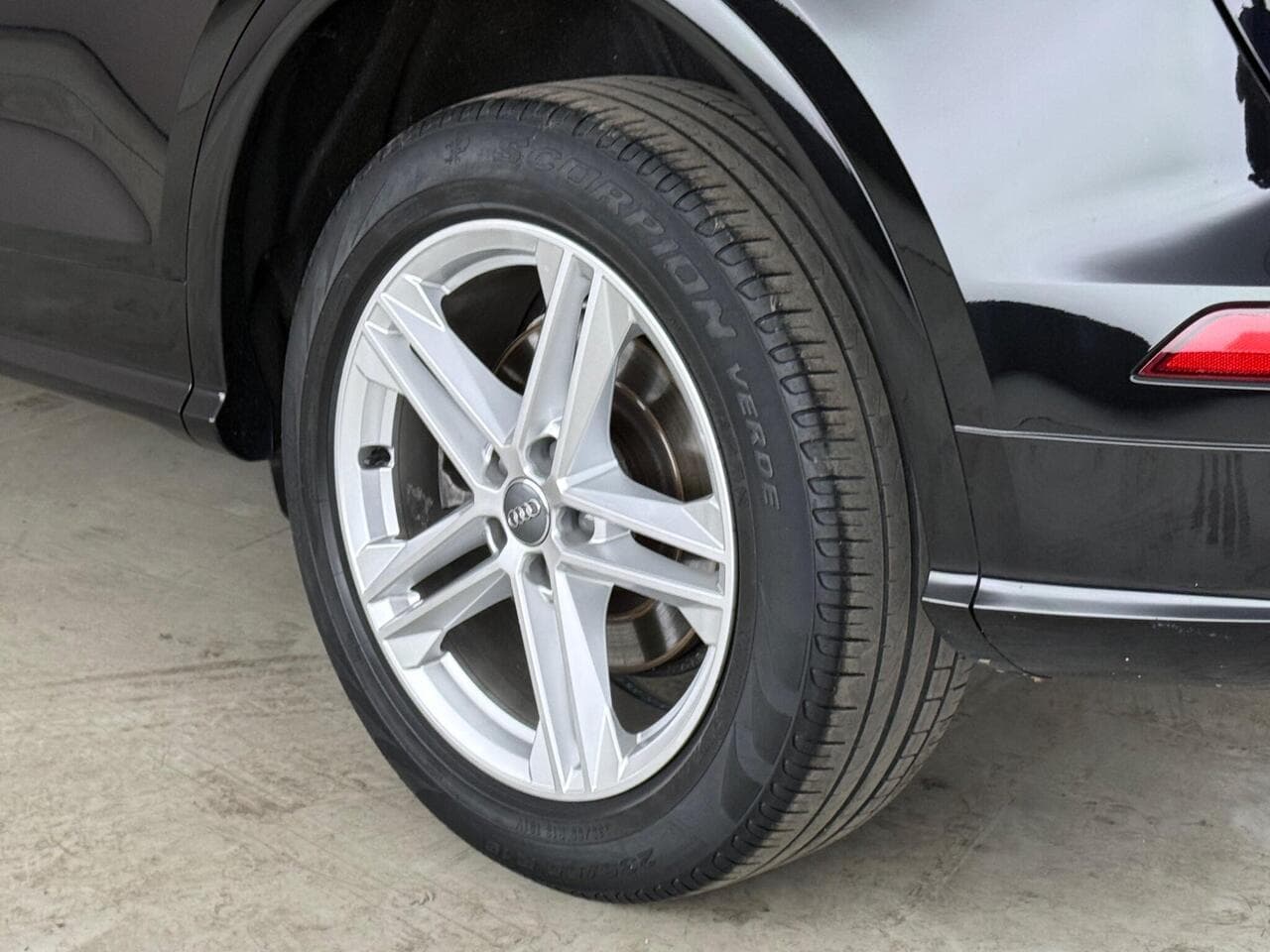 Audi Q5 thumbnail Wheel