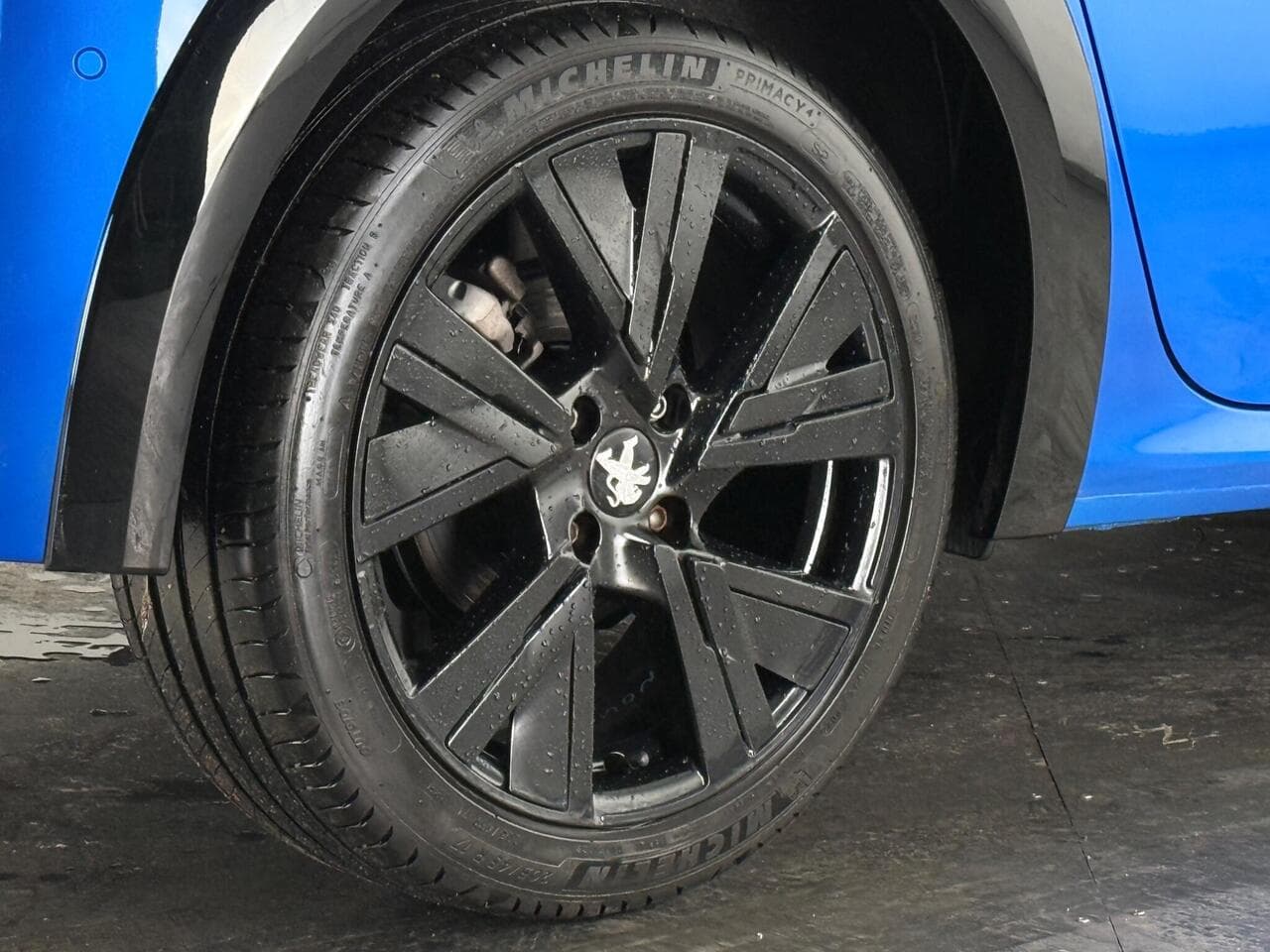 Peugeot 208 thumbnail Wheel