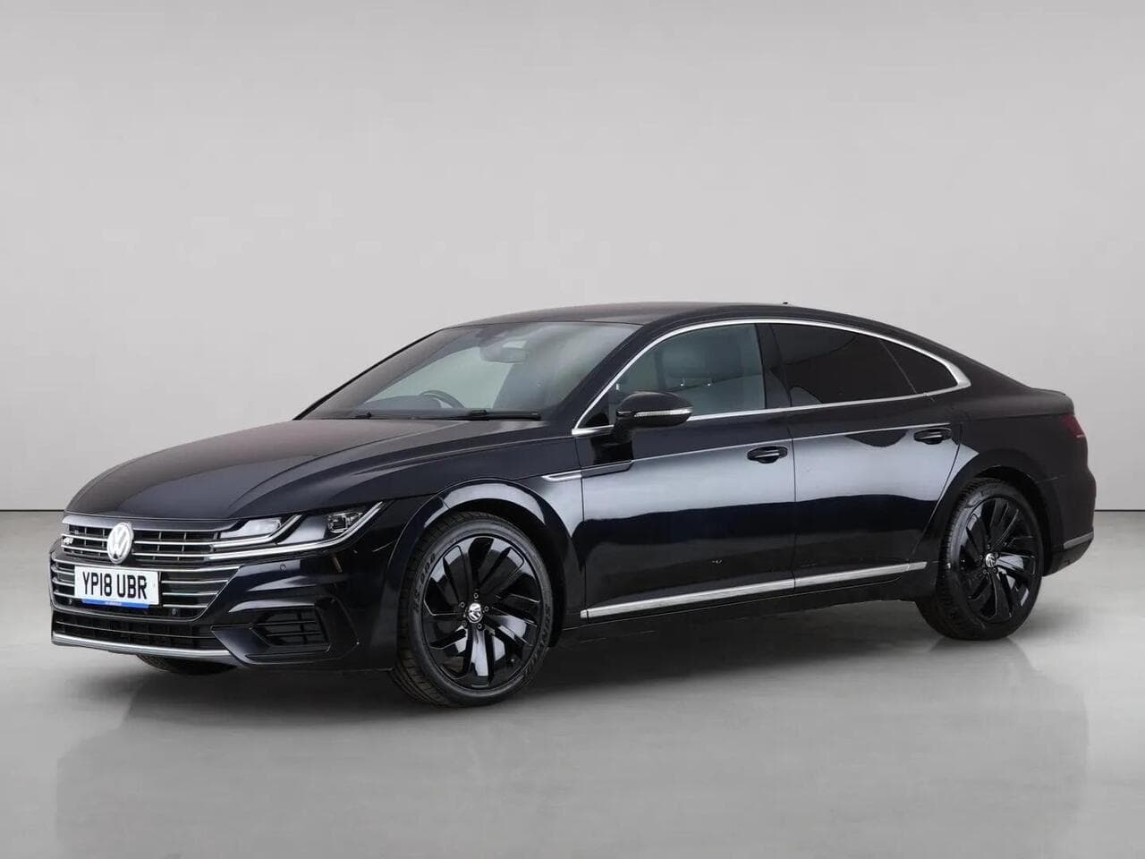 Volkswagen Arteon thumbnail Front Left