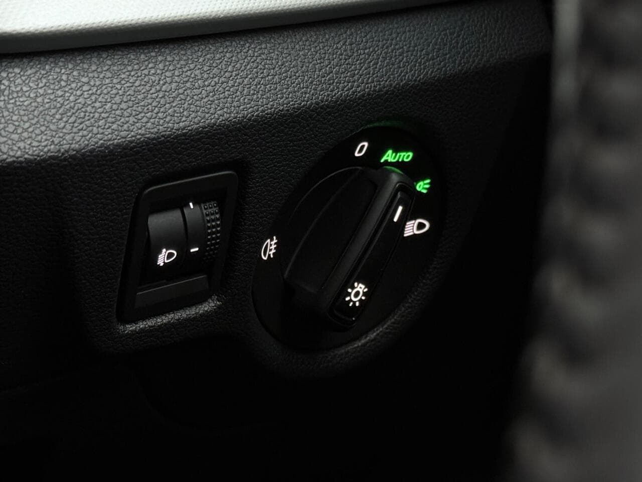 Skoda Kamiq thumbnail Misc Controls