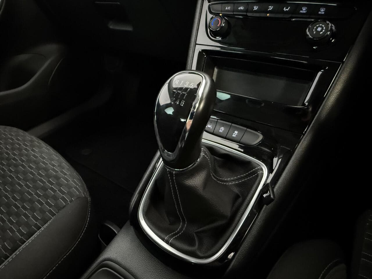 Vauxhall Astra thumbnail Interior Front