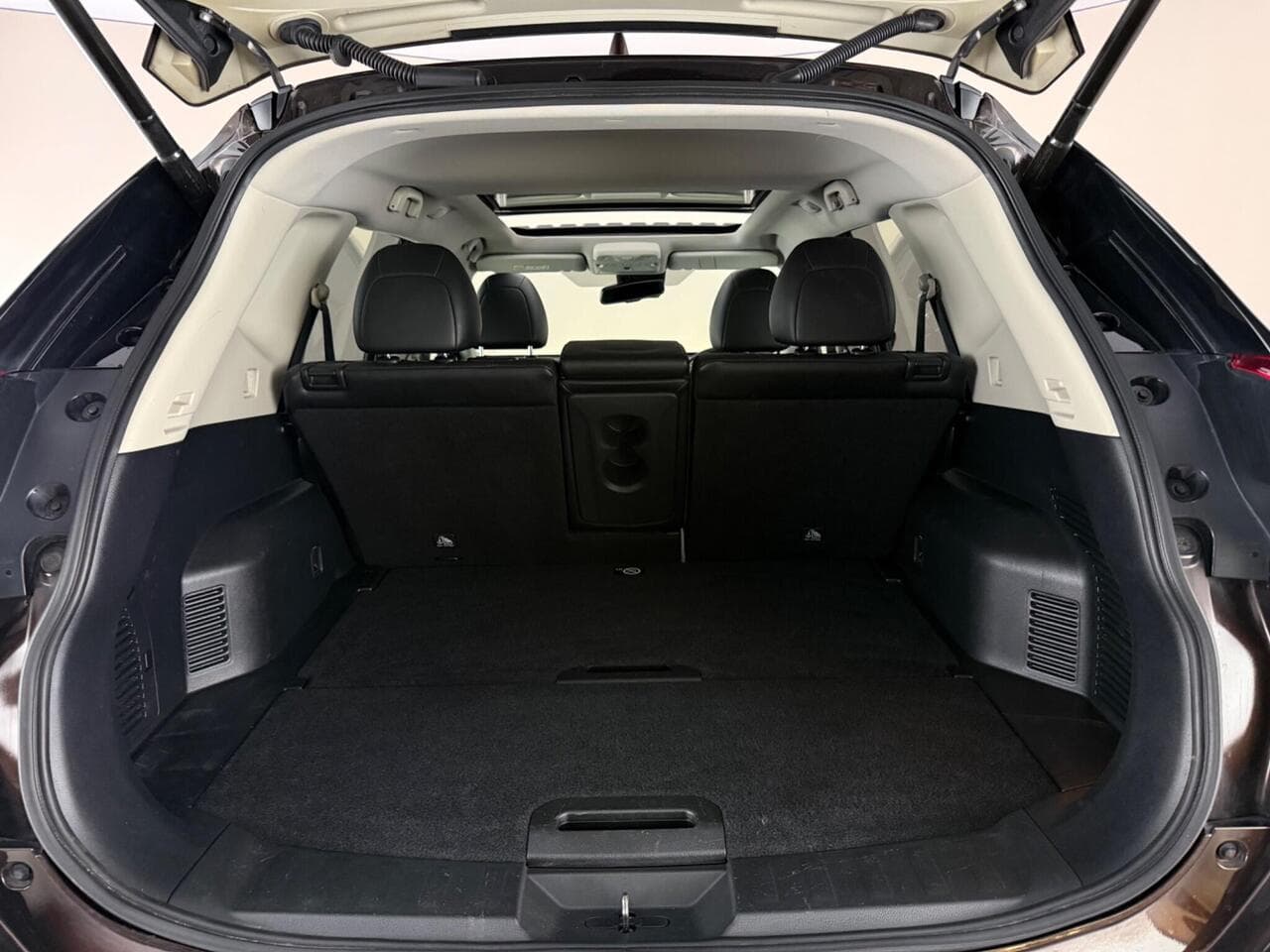 Nissan X-Trail thumbnail Boot