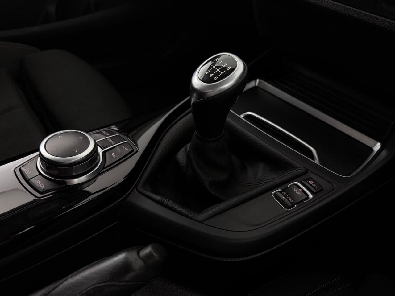 BMW 1 Series thumbnail Interior Front