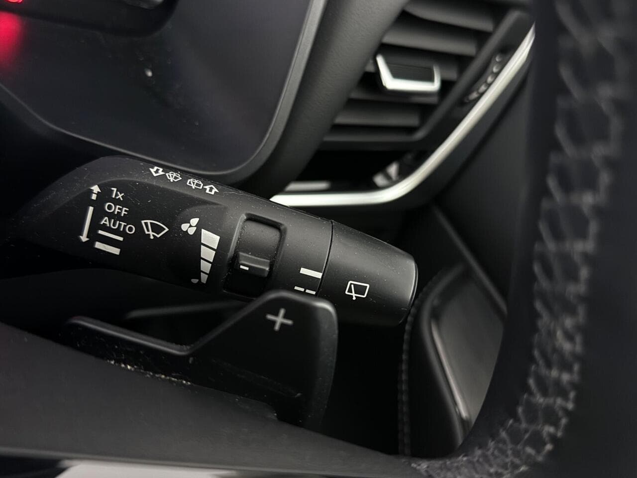 Nissan Qashqai thumbnail Misc Controls