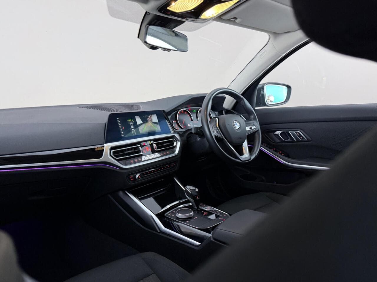 BMW 3 Series thumbnail Interior Front