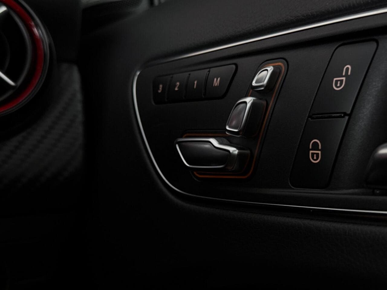 Mercedes-Benz A Class thumbnail Misc Controls