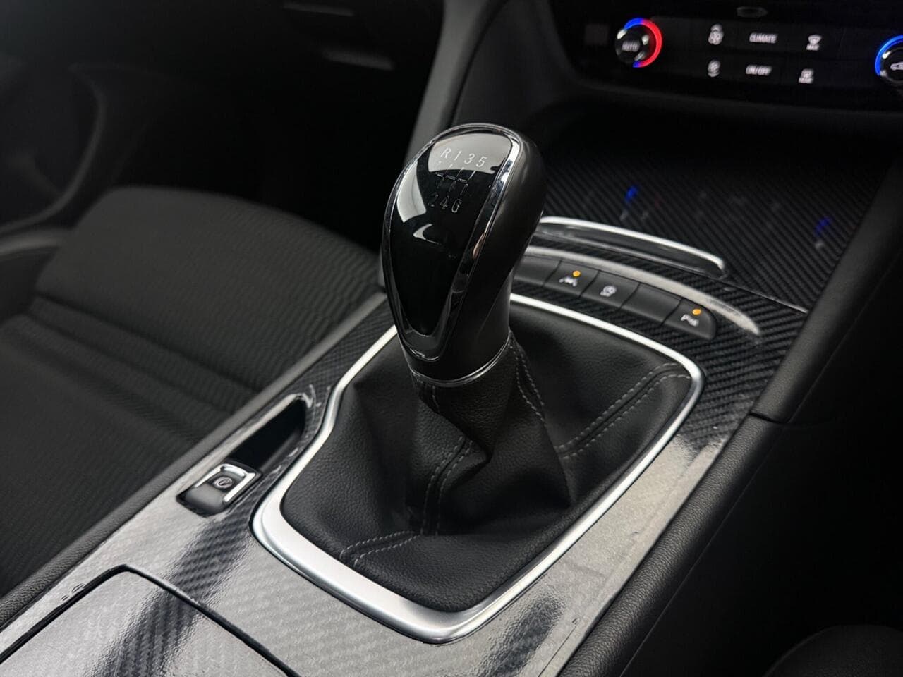 Vauxhall Insignia thumbnail Interior Front