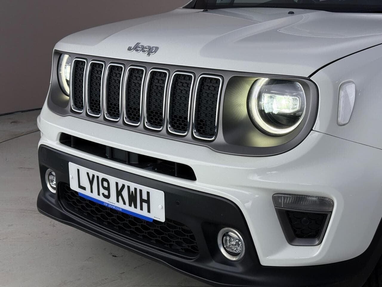 Jeep Renegade thumbnail Lights Front