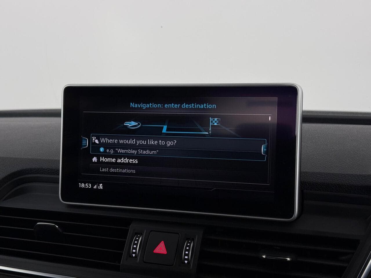 Audi Q5 thumbnail Infotainment System