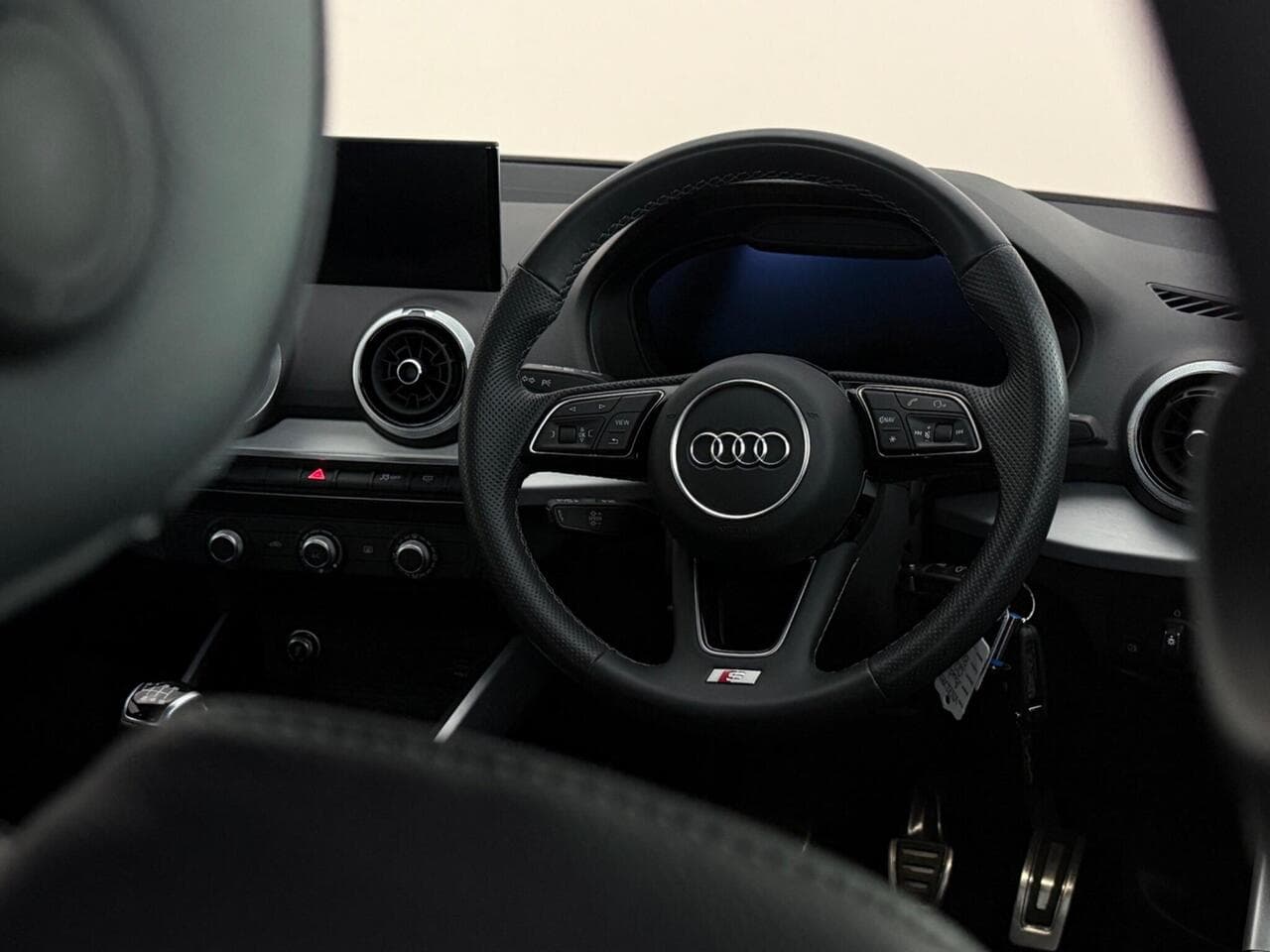 Audi Q2 thumbnail Steering Wheel