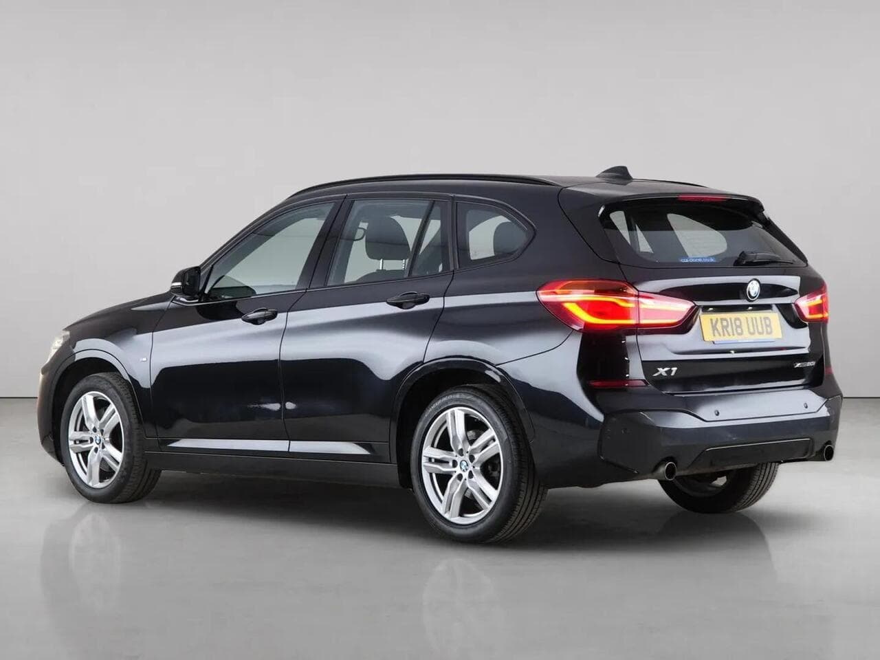 BMW X1 thumbnail Rear Left