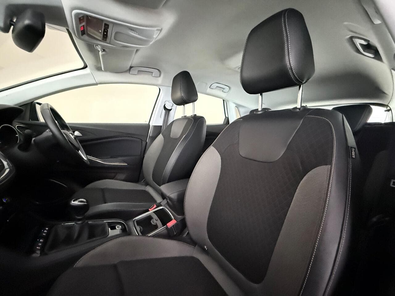 Vauxhall Grandland X thumbnail Seat Front Passenger