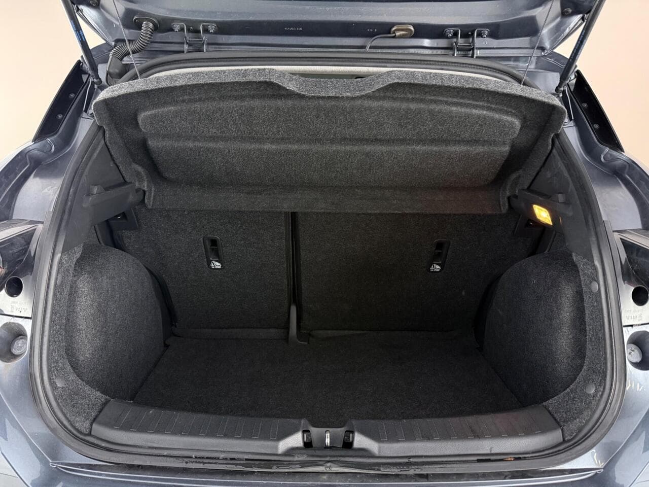 Nissan Micra thumbnail Boot