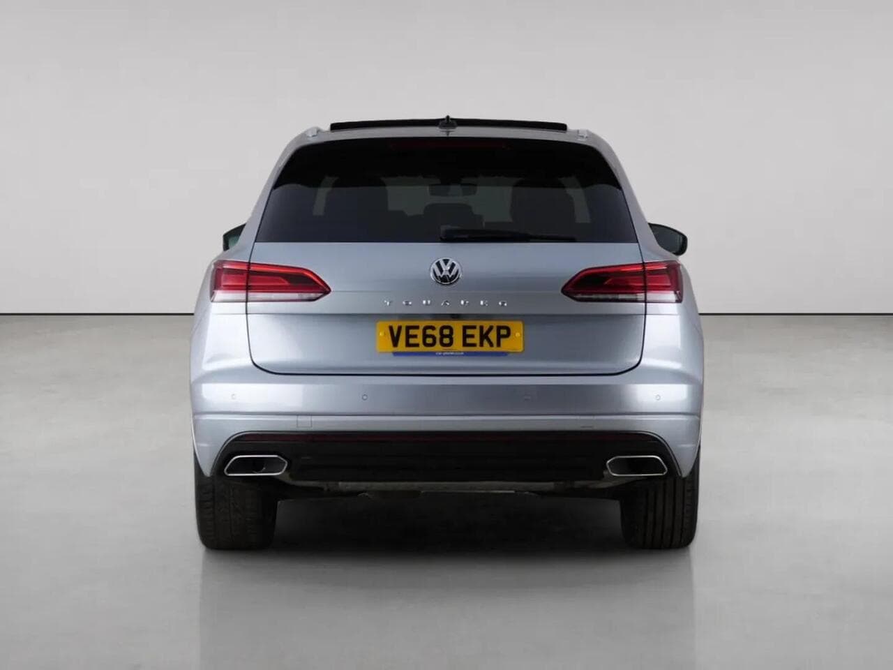 Volkswagen Touareg thumbnail Rear