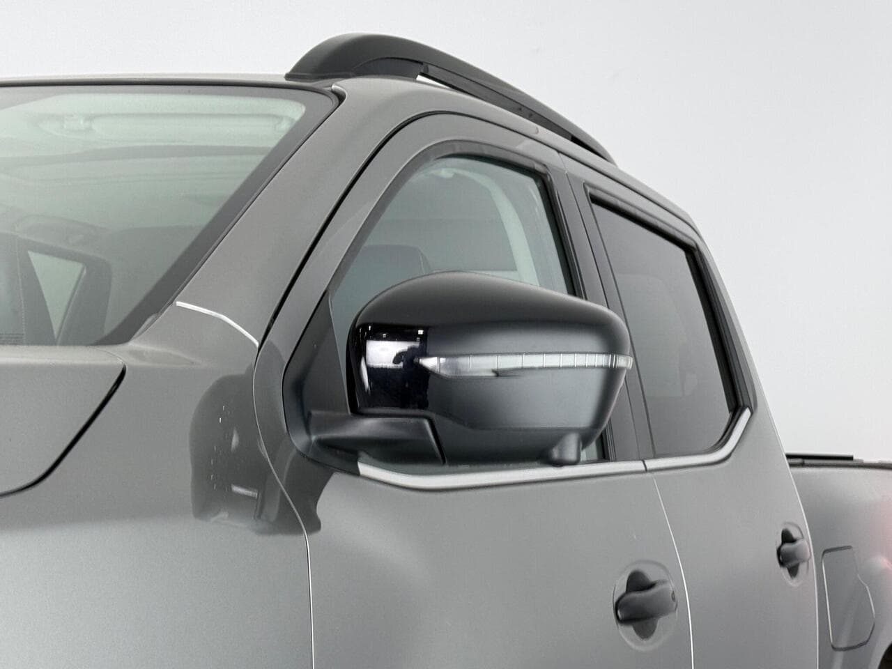 Nissan Navara thumbnail Wing Mirror