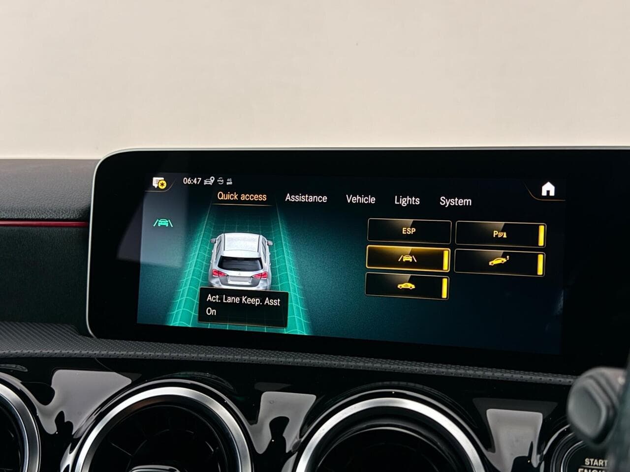 Mercedes-Benz A Class thumbnail Infotainment System