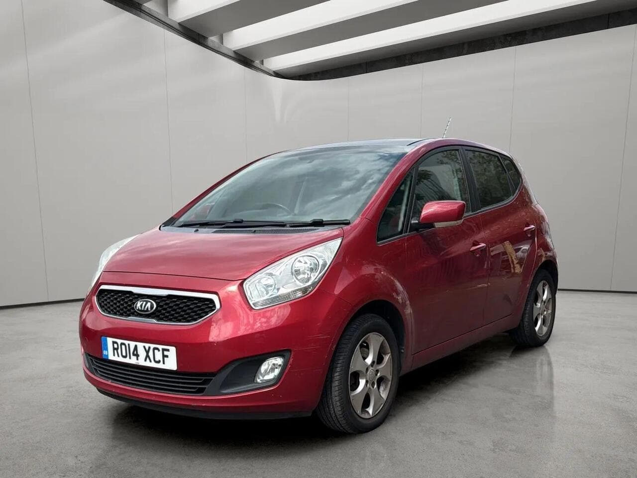 Kia Venga thumbnail Front Left