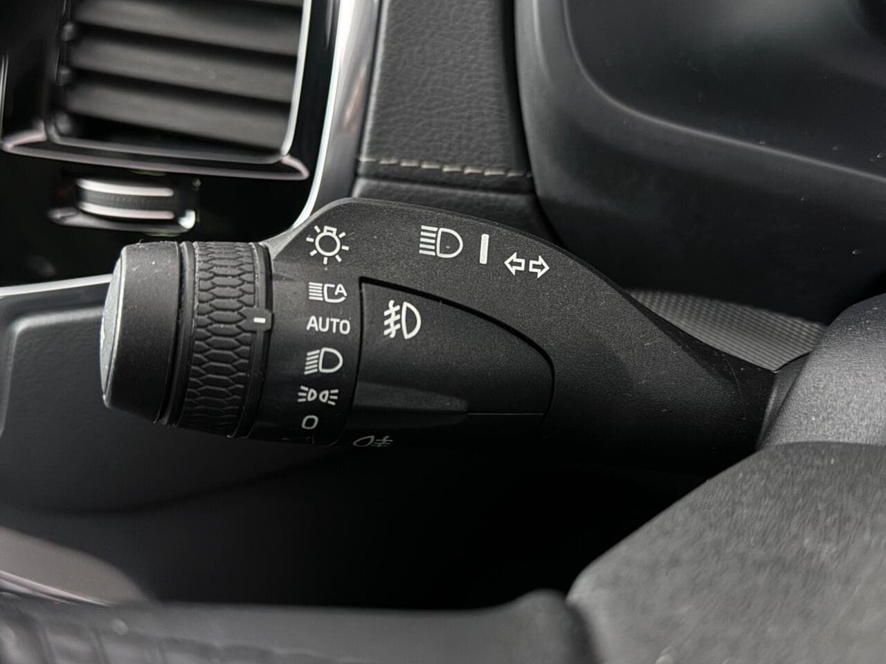 Volvo XC90 thumbnail Misc Controls