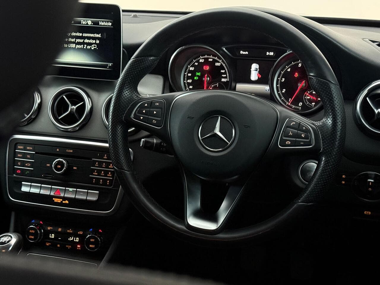 Mercedes-Benz GLA thumbnail Steering Wheel