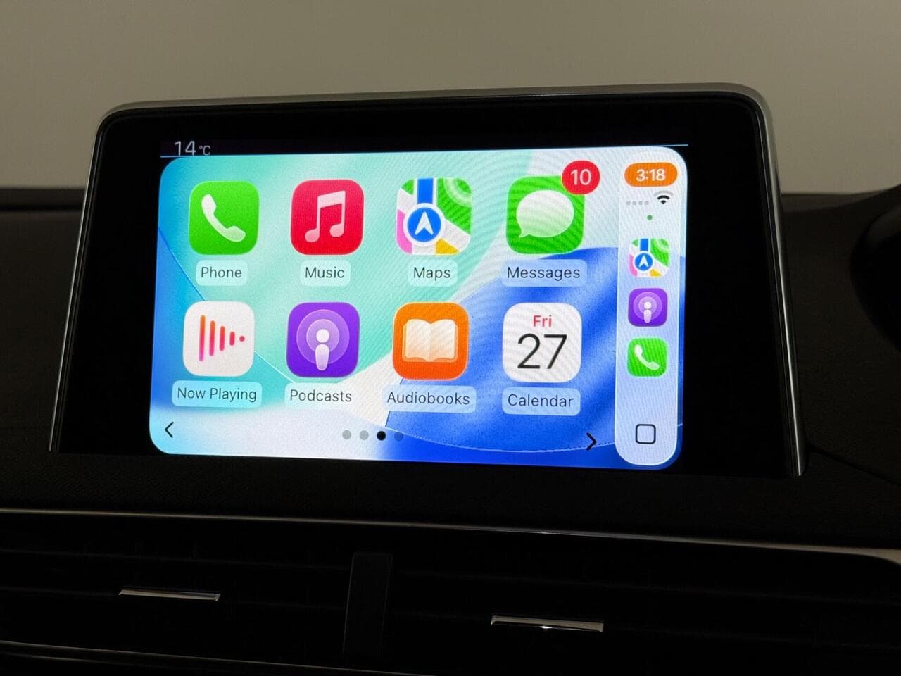 Peugeot 3008 thumbnail Infotainment System