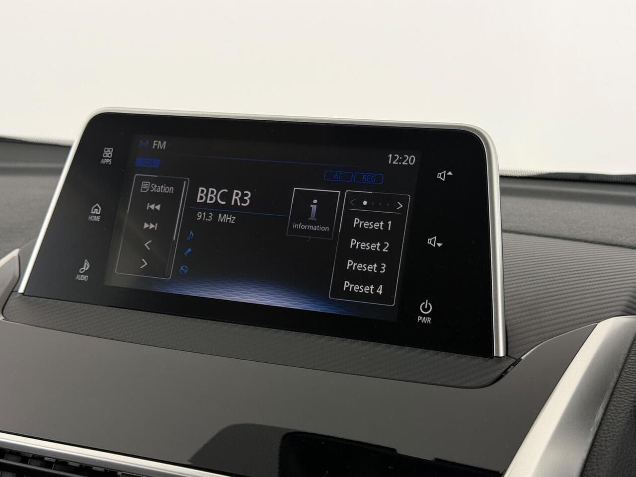 Mitsubishi Eclipse Cross thumbnail Infotainment System