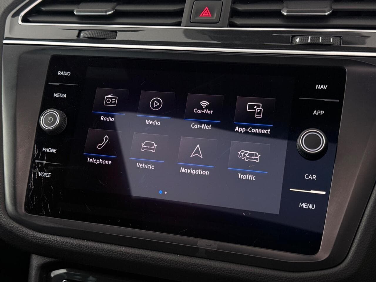 Volkswagen Tiguan thumbnail Infotainment System