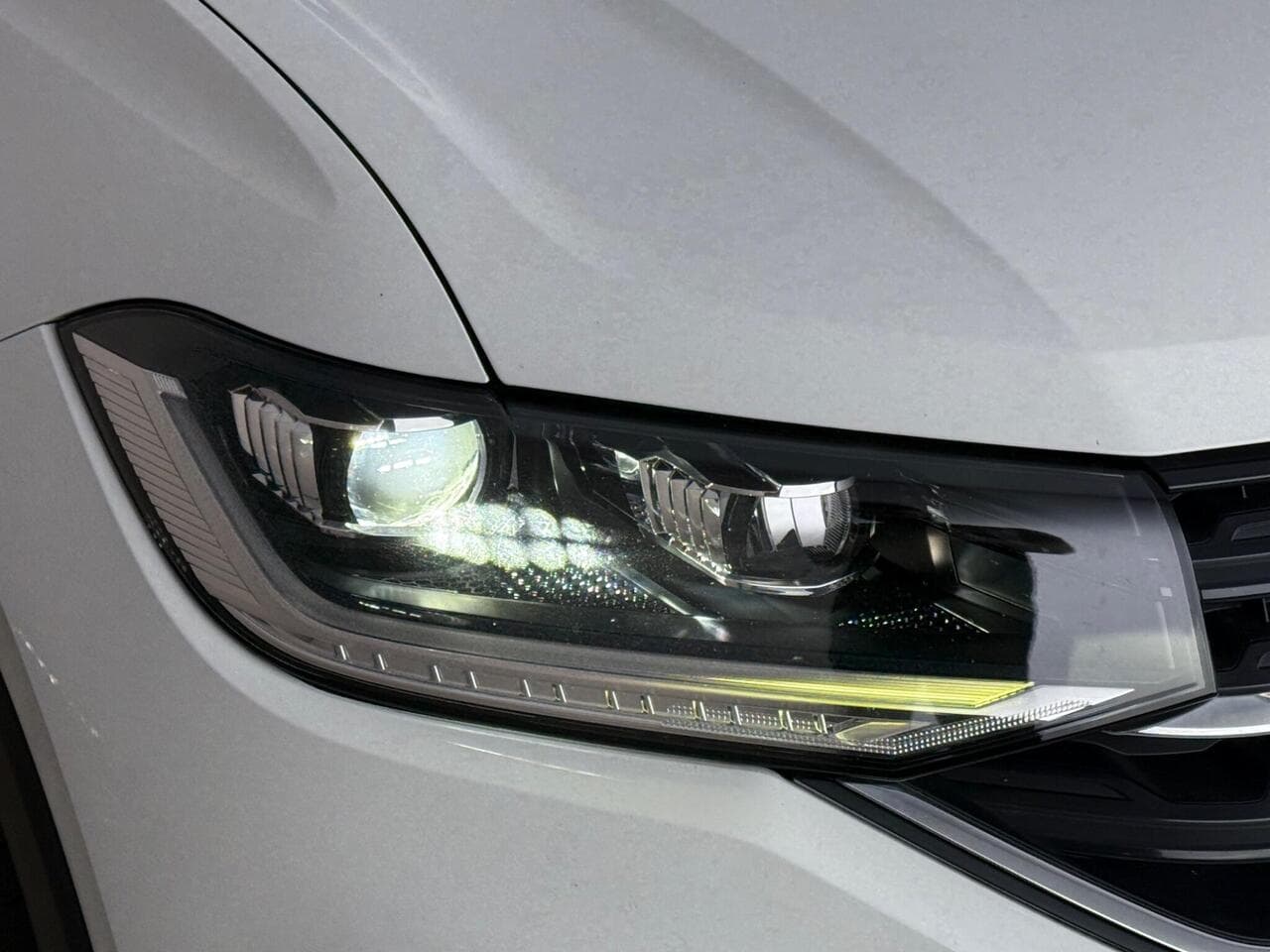 Volkswagen T-Cross thumbnail Lights Front