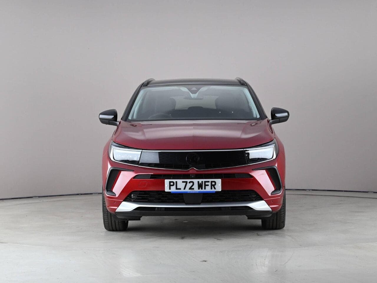 Vauxhall Grandland thumbnail Front