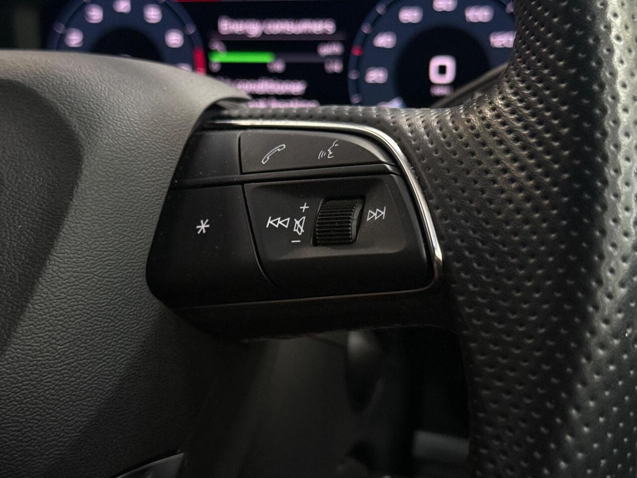 Audi Q3 thumbnail Misc Controls