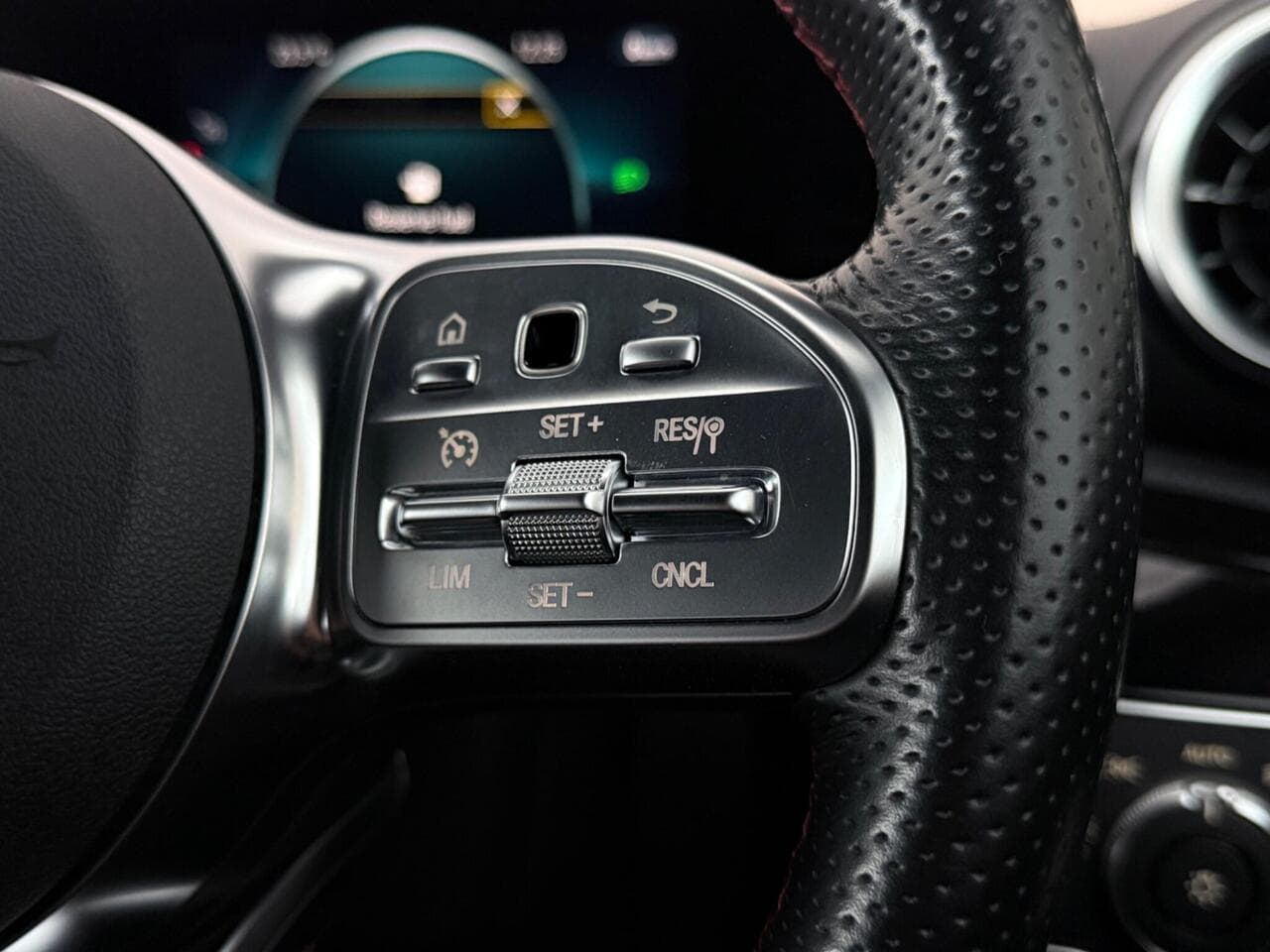 Mercedes-Benz A Class thumbnail Misc Controls