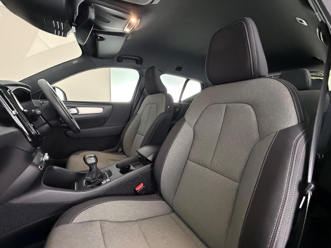 Volvo XC40 thumbnail Seat Front Passenger