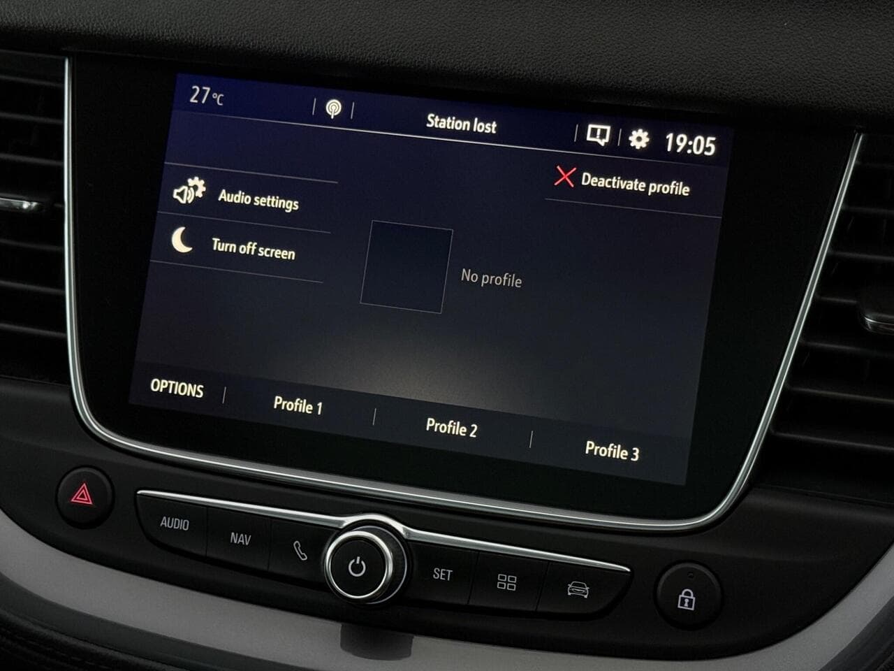 Vauxhall Grandland X thumbnail Infotainment System