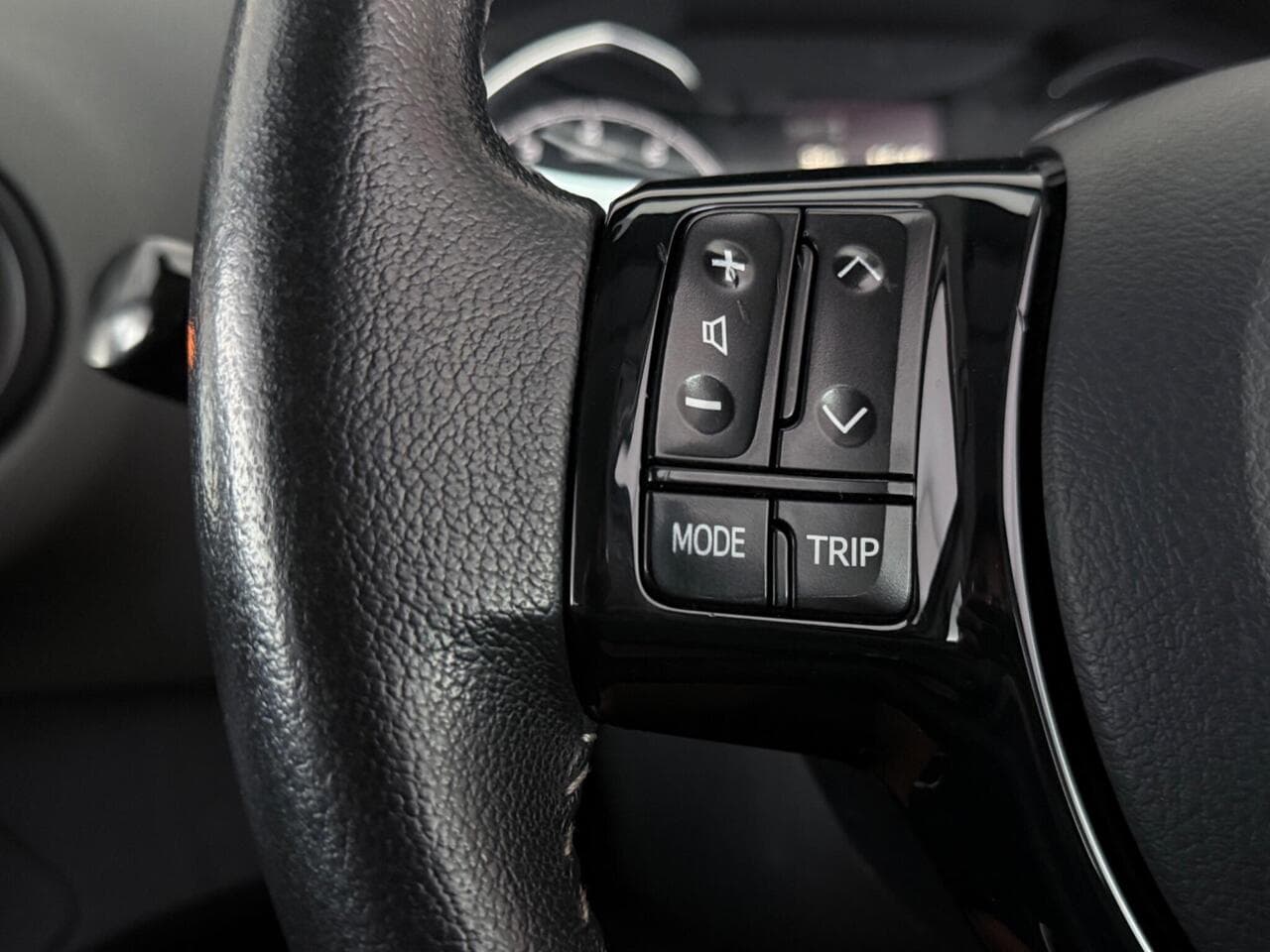 Toyota Yaris thumbnail Misc Controls