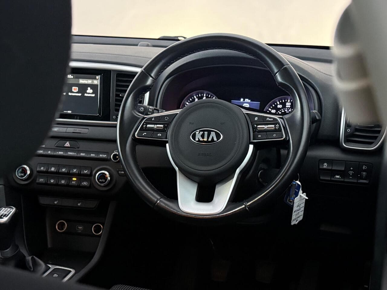 Kia Sportage thumbnail Steering Wheel