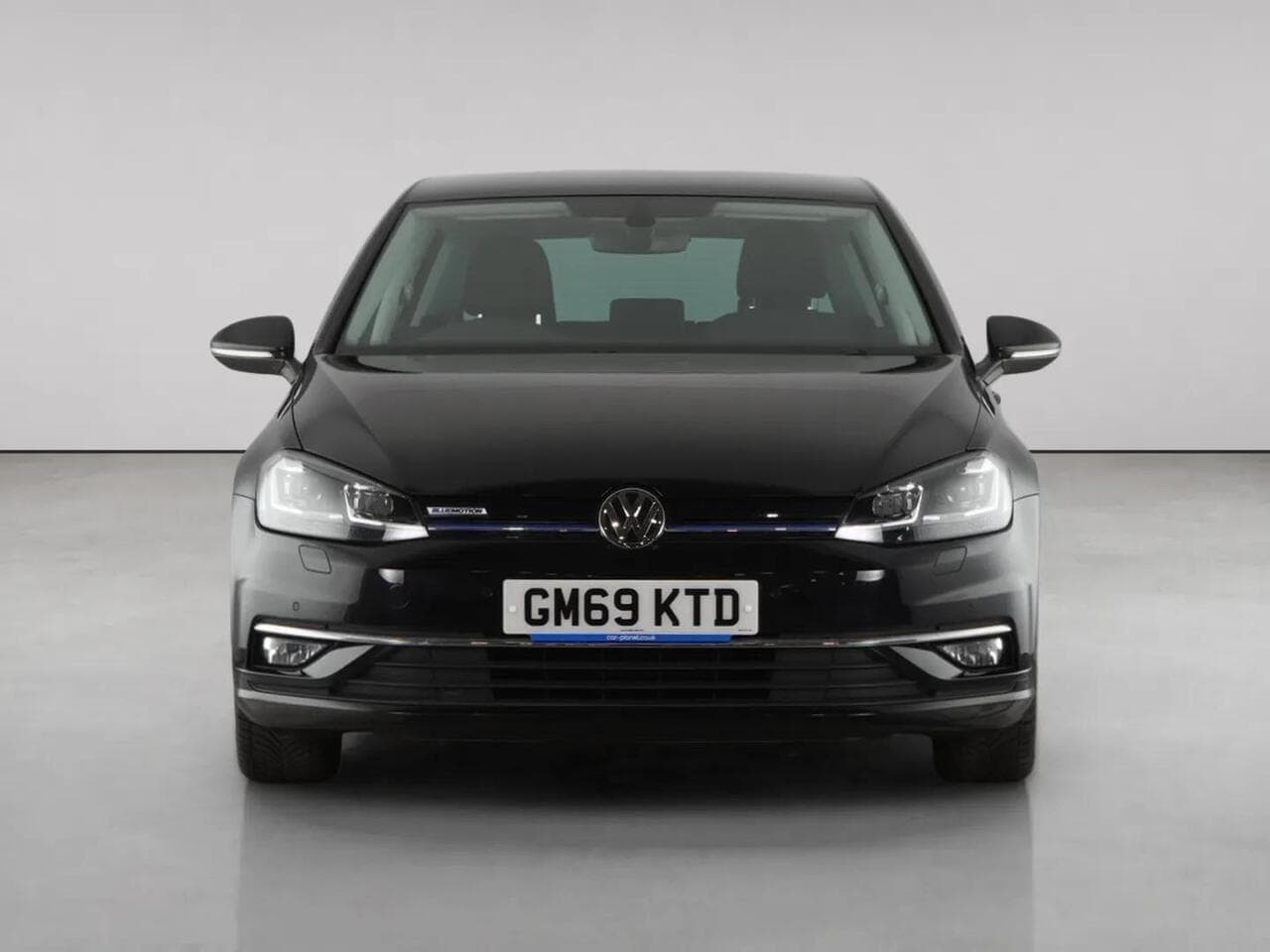Volkswagen Golf thumbnail Front