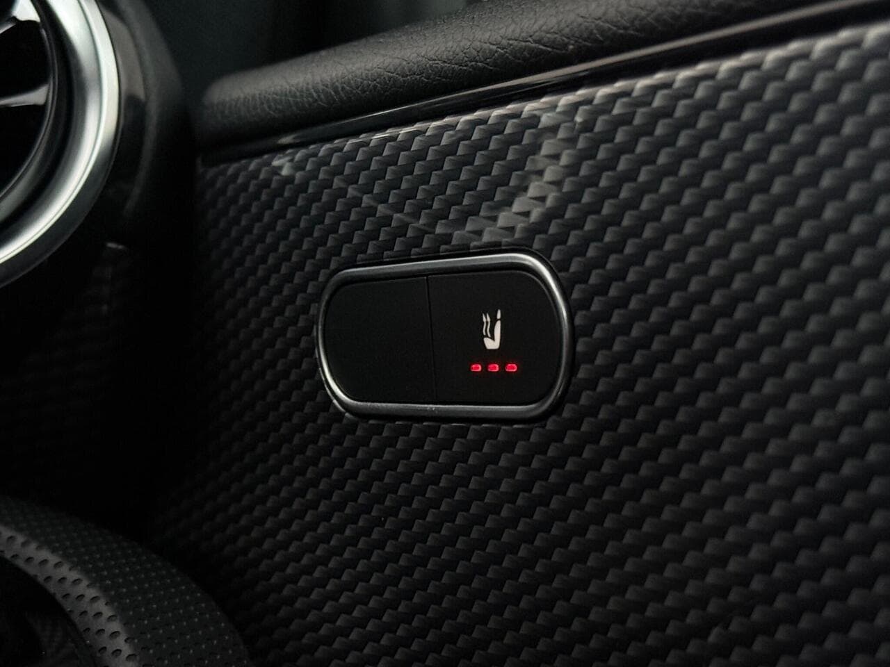 Mercedes-Benz A Class thumbnail Misc Controls