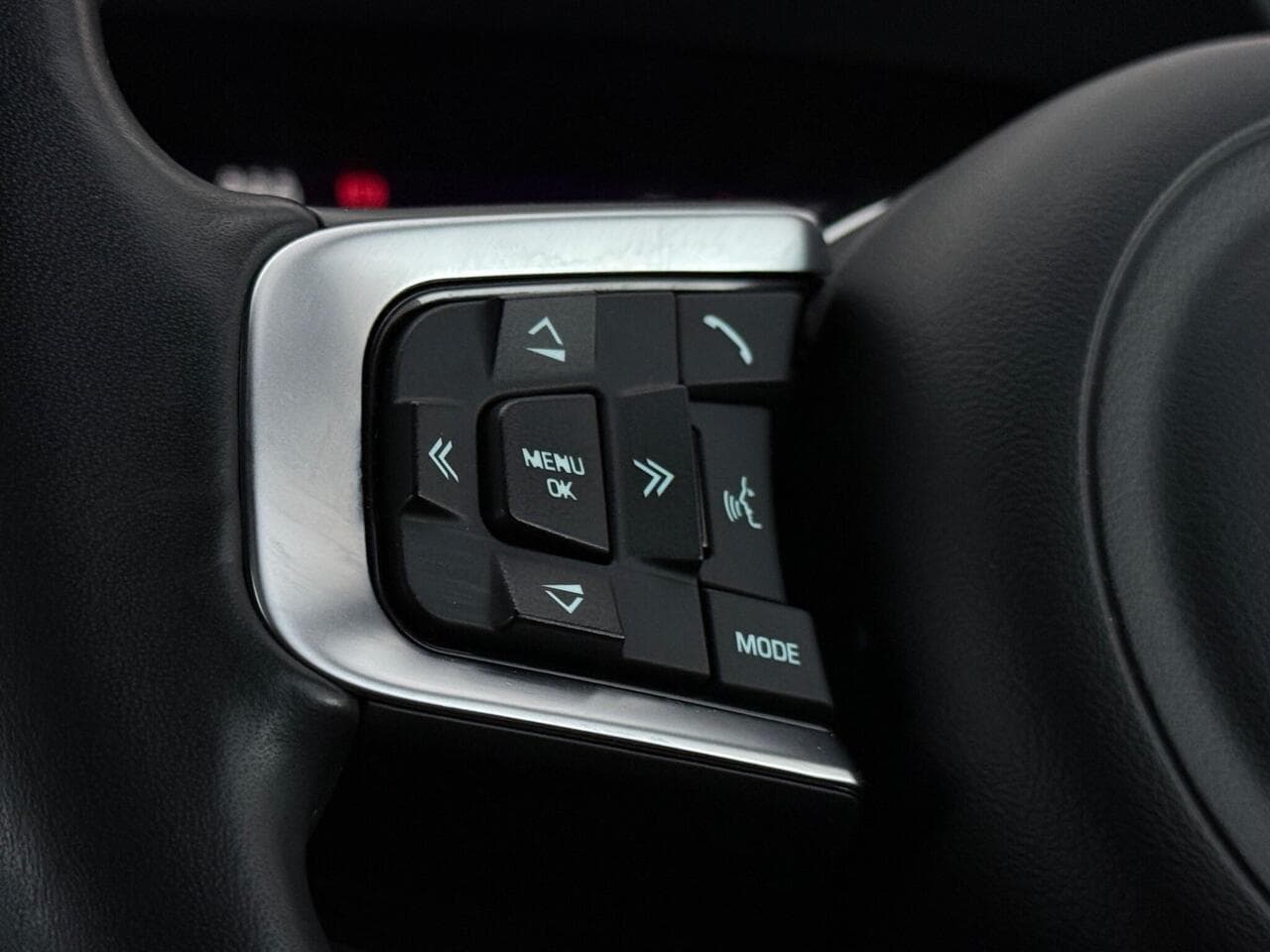 Jaguar F-PACE thumbnail Misc Controls