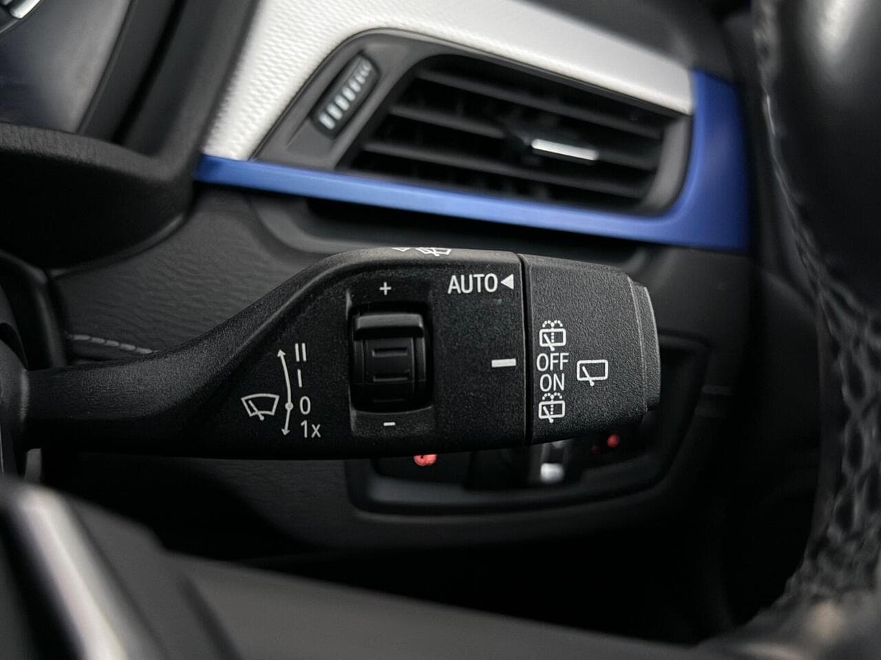 BMW X1 thumbnail Misc Controls